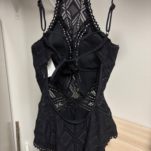 Rebecca Virtue Women's Aurora Crochet One Piece Swimsuit Black S - Picture 2 of 5